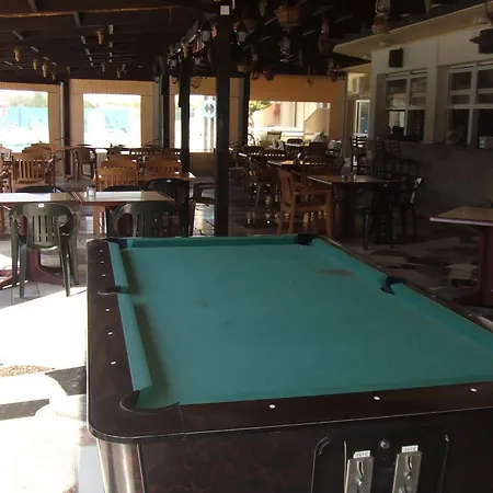 Sunquest Gardens アパートホテル リマソール