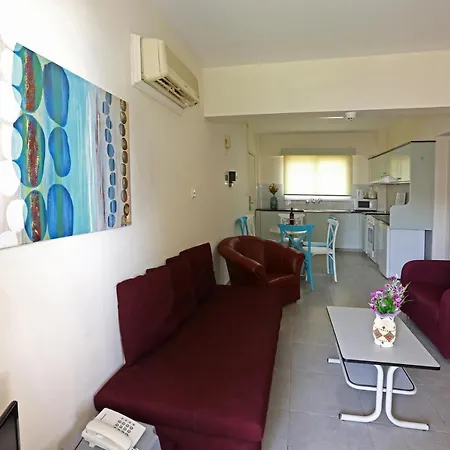 Sunquest Gardens Holiday 3* Лимасол