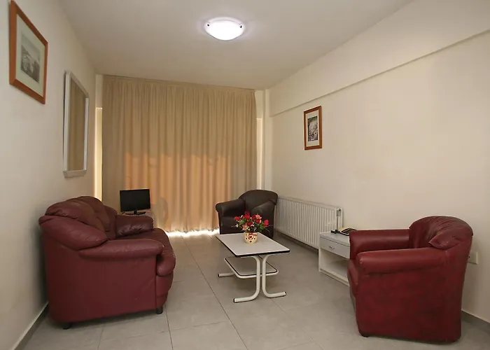 Sunquest Gardens Apartahotel 3*