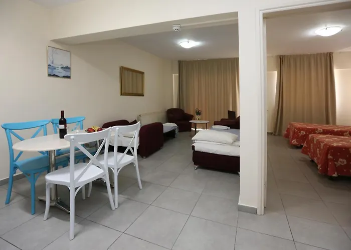 Sunquest Gardens Apartahotel 3*