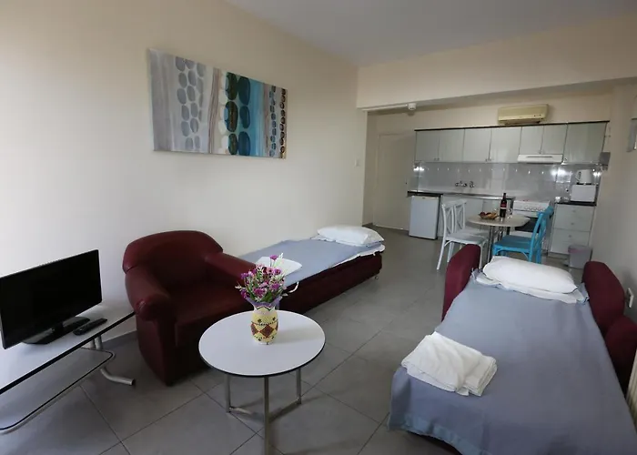 Sunquest Gardens Apartahotel 3*